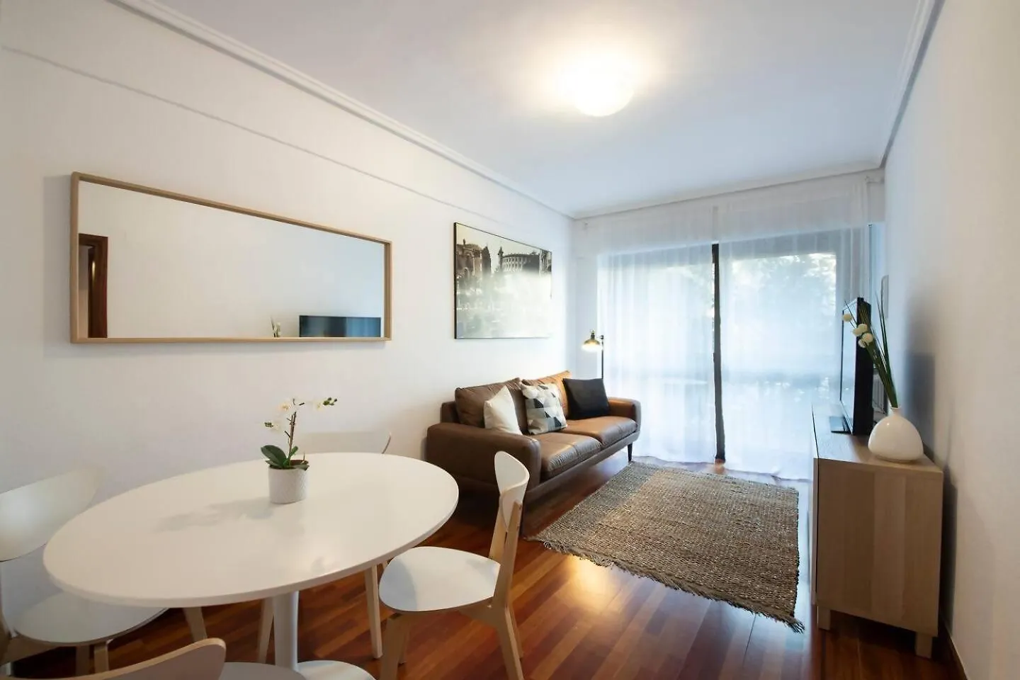 Apartamento Agradable Con Parking En Gros San Sebastian Spain