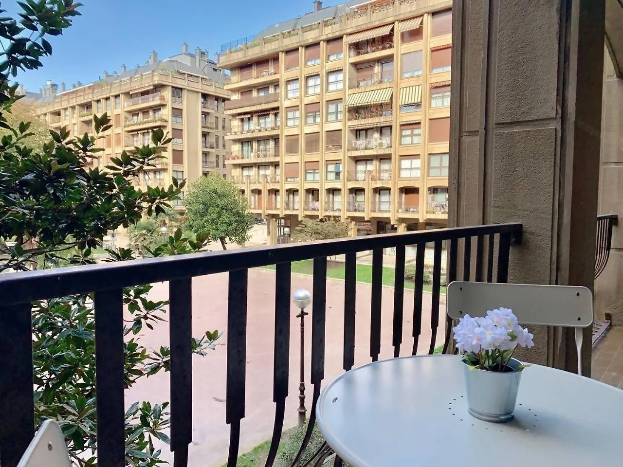 Apartamento Agradable Con Parking En Gros San Sebastian Spain