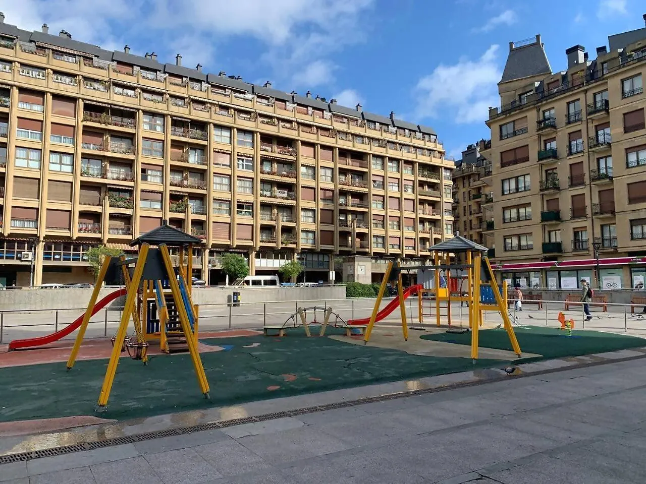 Apartamento Agradable Con Parking En Gros San Sebastian 0*,  Spain